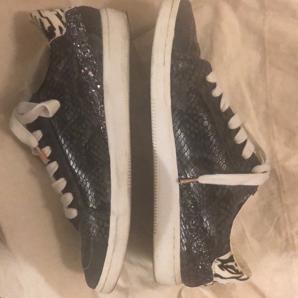 Dolce Vita sneakers - Picture 2 of 5